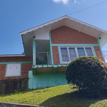 Casa Aconchegante Na Serra Кампус-ду-Жордан Екстер'єр фото